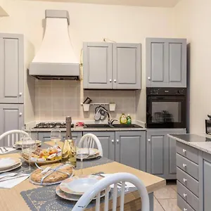 Genysweethome , Solferino Italia